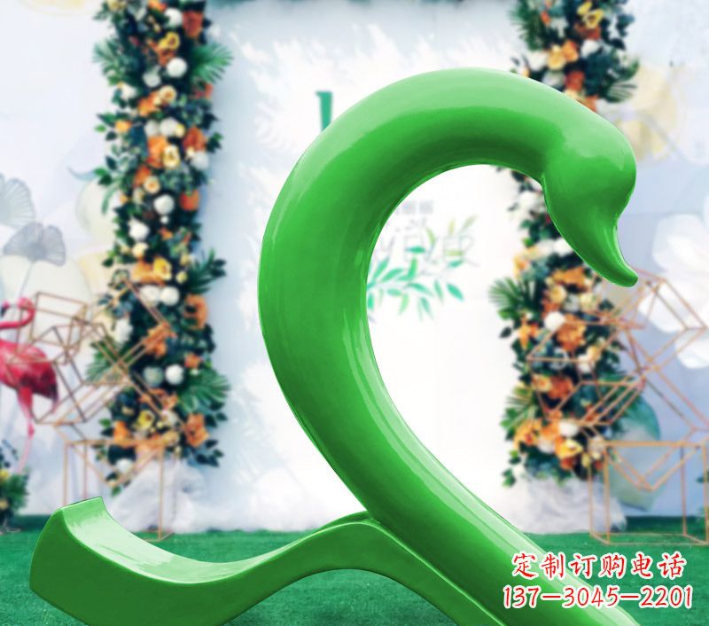 淮安玻璃钢爱心天鹅雕塑(左)