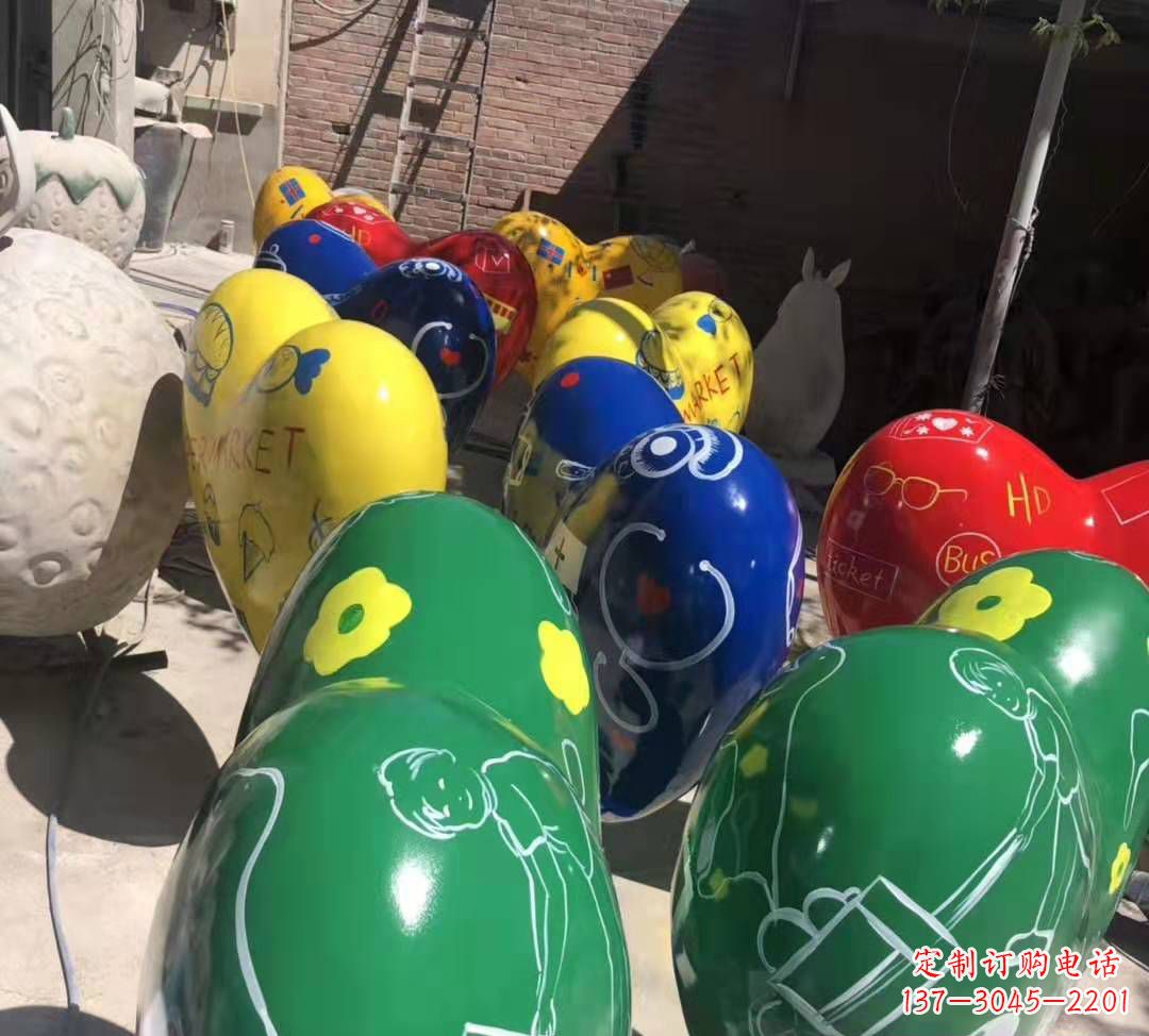 淮安玻璃钢彩绘气球雕塑商场陈美摆件
