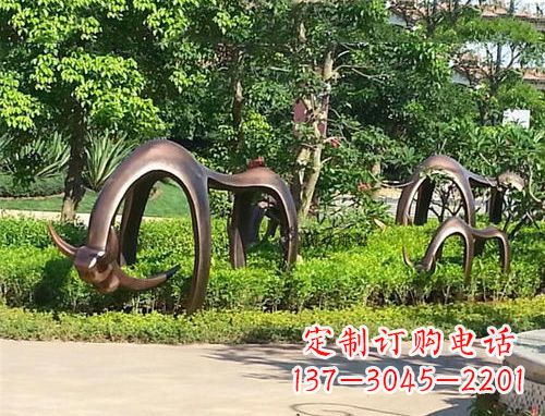 淮安玻璃钢动物雕塑 抽象牛-公园草坪动物雕塑摆件