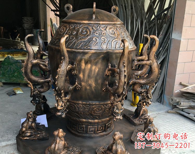 淮安玻璃钢仿铜地动仪,中国古代仪器景观雕塑摆件