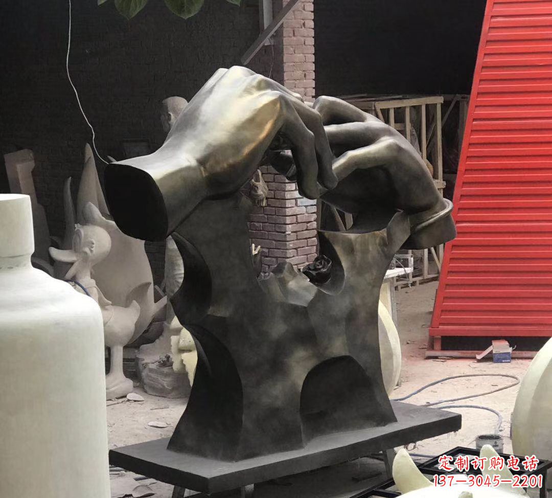 淮安玻璃钢仿铜戴戒指雕塑广场景观爱情摆件 (6)