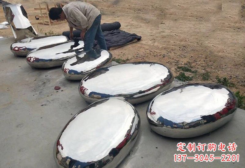 淮安不锈钢公园鹅卵石雕塑