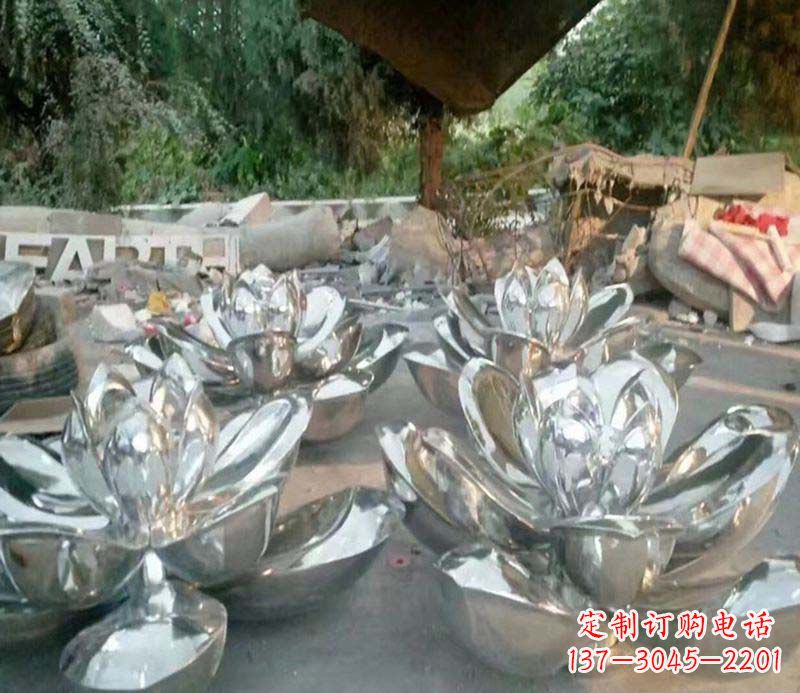淮安不锈钢荷花雕塑给公园带来灿烂美景