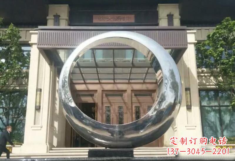 淮安不锈钢公园镜面圆环雕塑