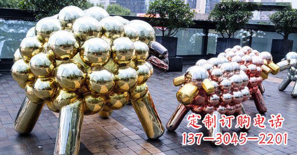 淮安不锈钢广场小羊肖恩抽象动物雕塑