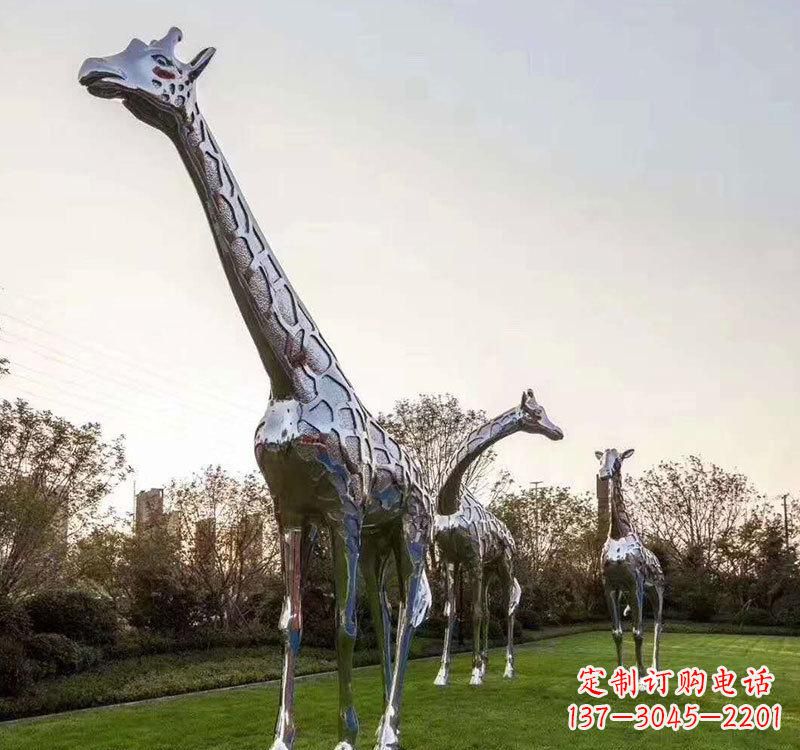 淮安不锈钢长颈鹿雕塑美丽的艺术精神