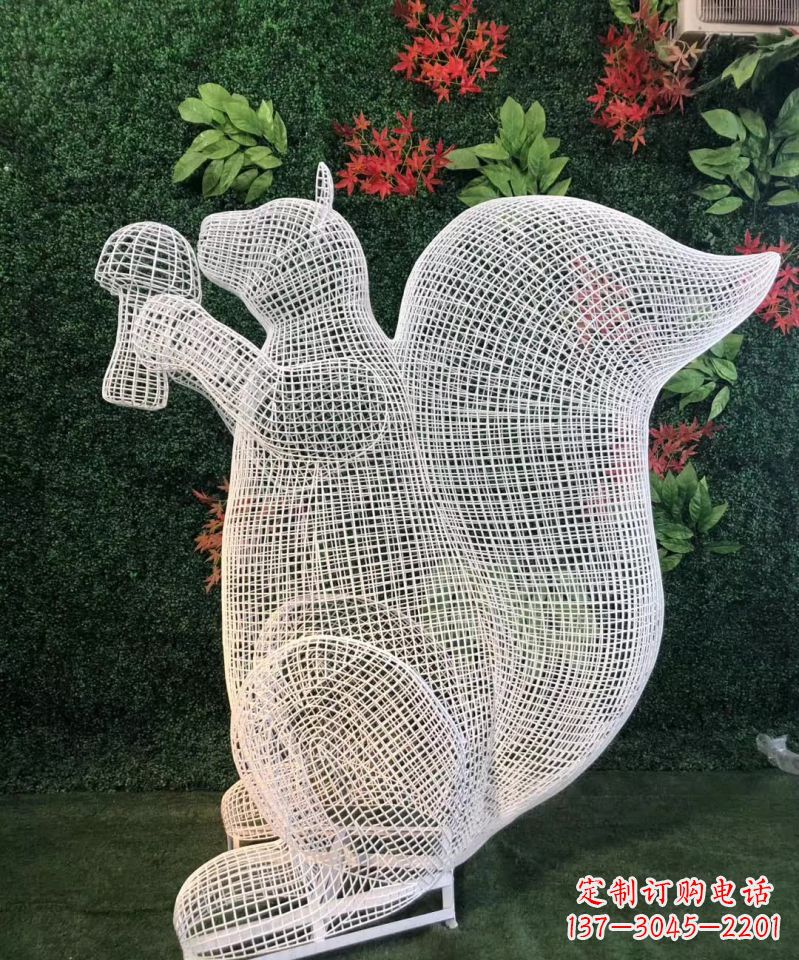 淮安不锈钢松鼠雕塑展现自然的美
