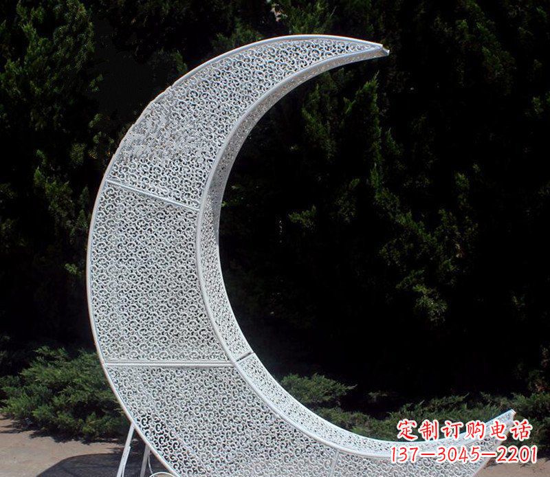 淮安不锈钢镂空月亮公园雕塑浪漫而又神奇