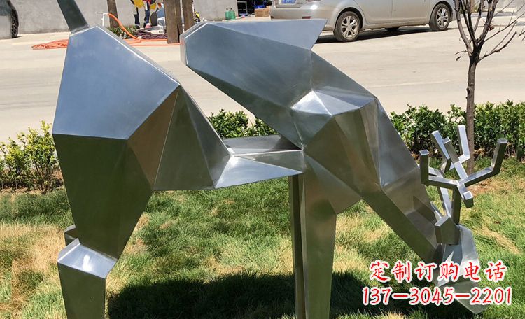 淮安不锈钢梅花鹿雕塑给公园带来美丽风景