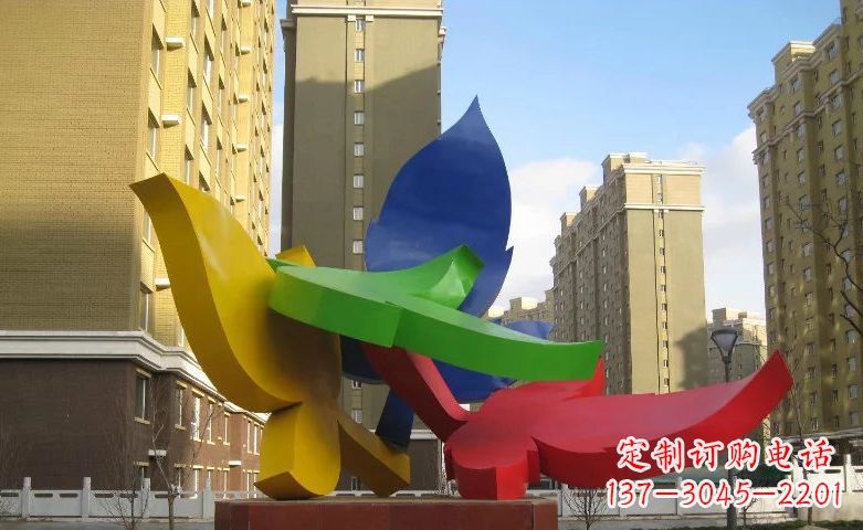 淮安不锈钢树叶景观雕塑美丽而精致