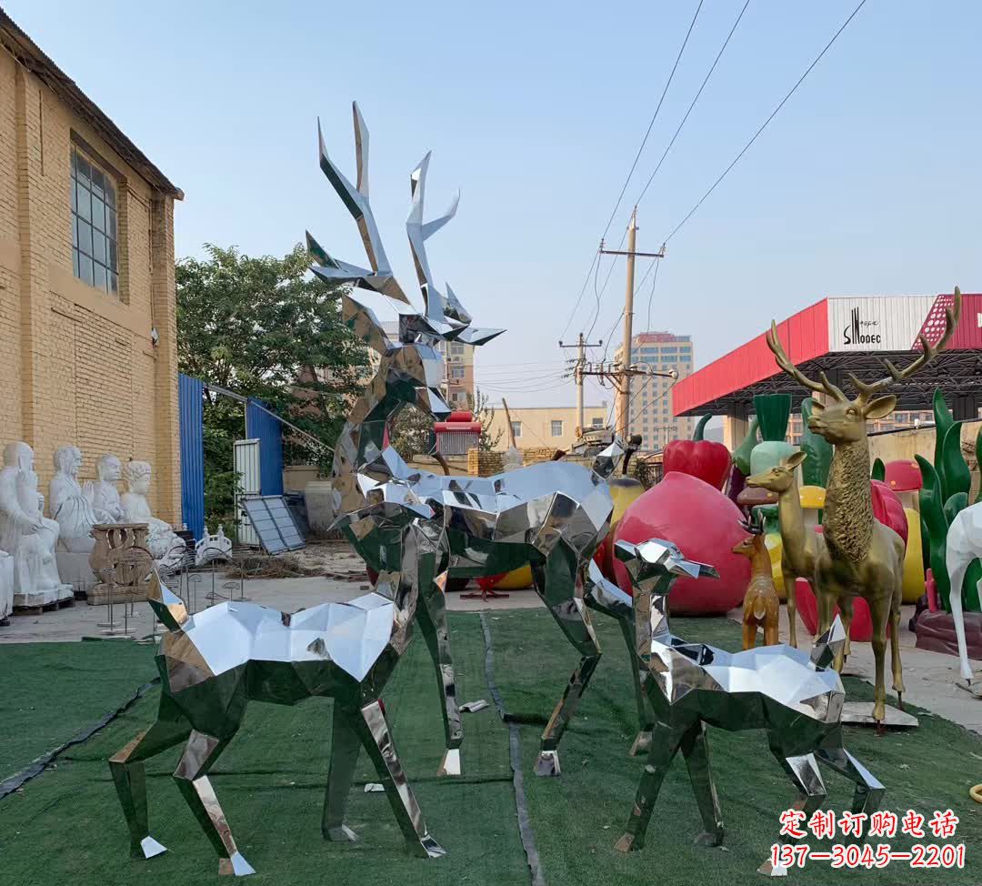 淮安梅花鹿雕塑一种独特的城市装饰