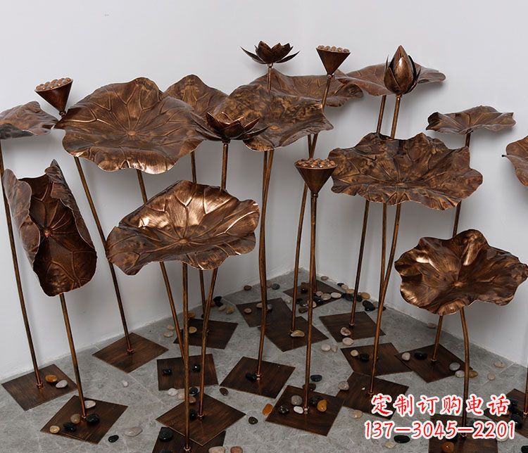淮安锻铜荷花景观雕塑