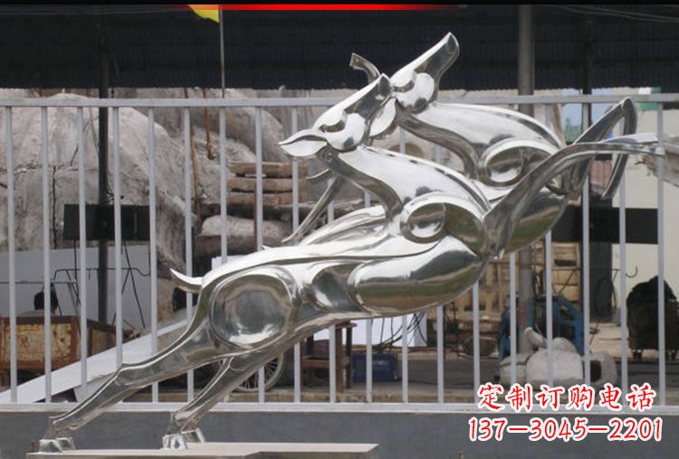 淮安梅花鹿不锈钢高光大型雕塑