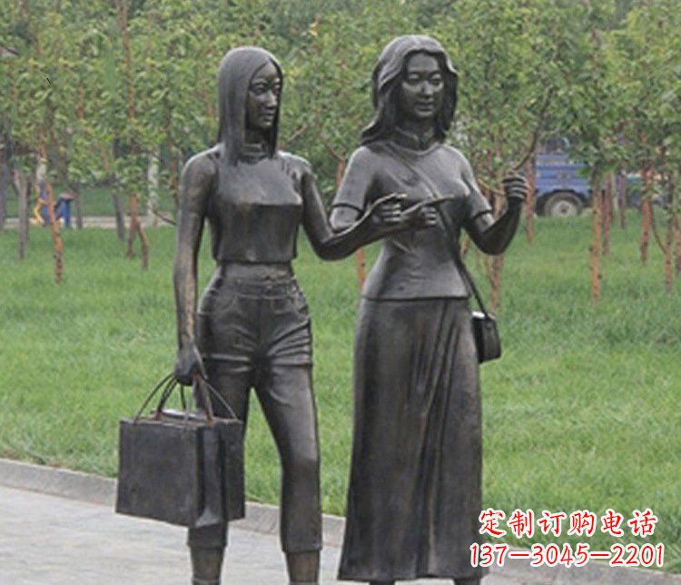 淮安艺术精品铜雕——公园逛街女性人物铜雕塑