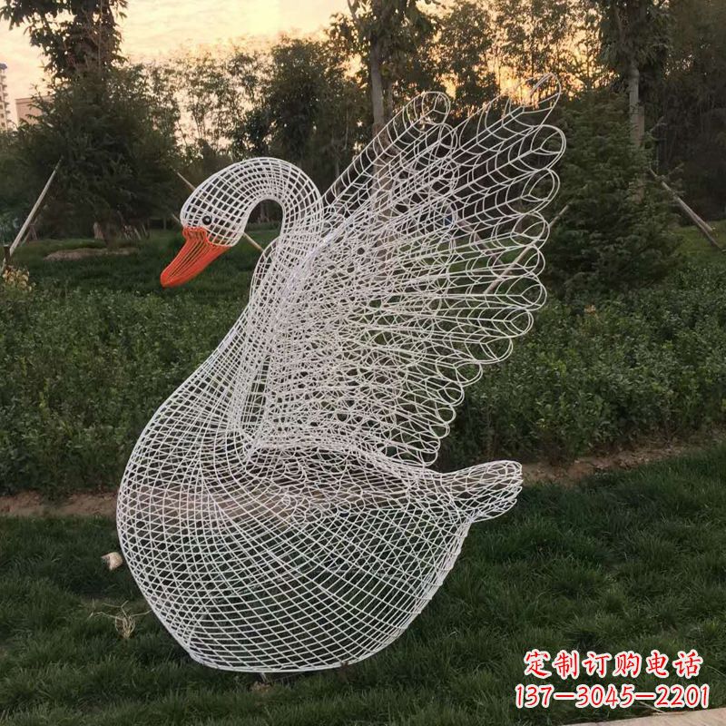 淮安秀美天鹅铁艺雕塑,点缀公园绿地