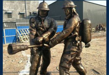 淮安以消防员为原型的铜雕塑