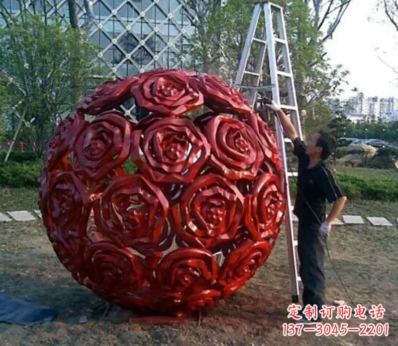 淮安广场不锈钢玫瑰花镂空球景观雕塑