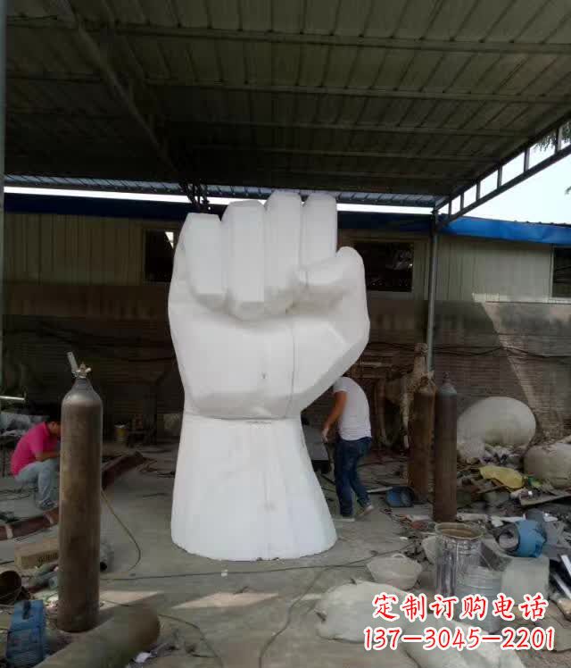 淮安户外不锈钢景观拳头雕塑
