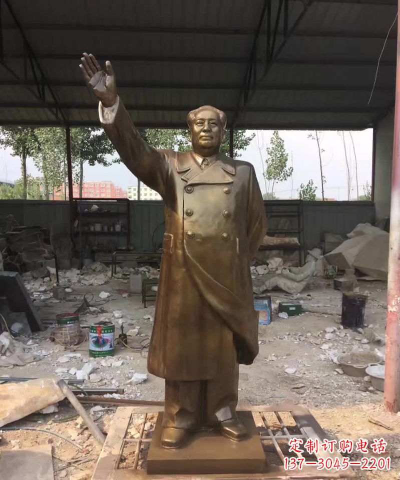 淮安挥手毛主席人物雕塑