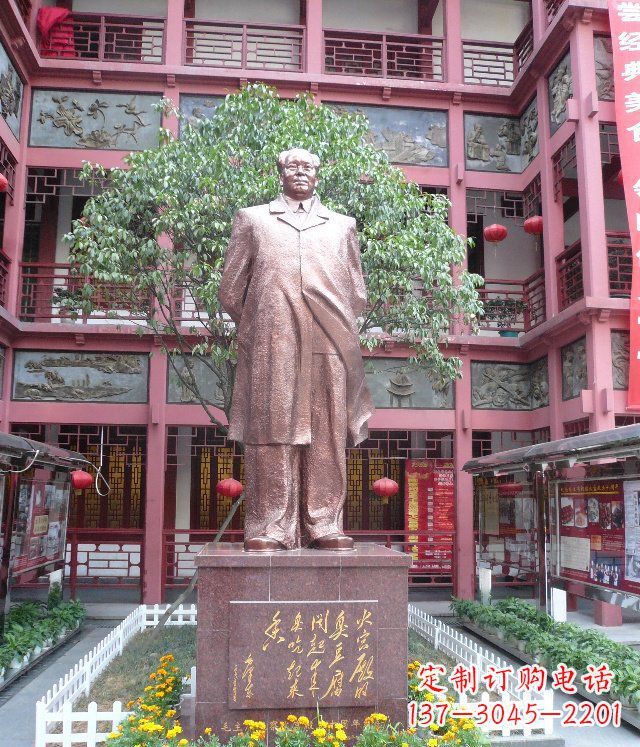 淮安毛泽东伟人铜雕，展示传统文化风采！