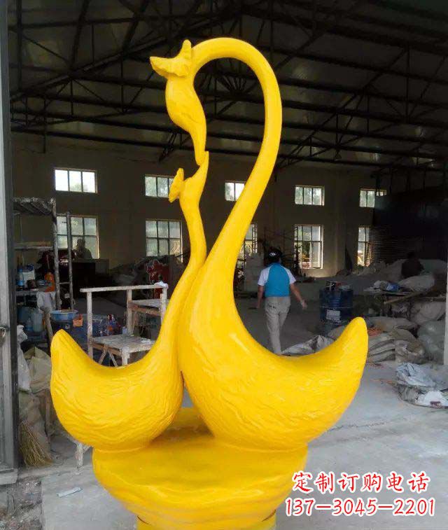 淮安精致的天鹅玻璃钢雕塑