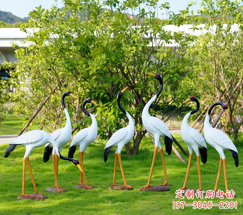 淮安若尔盖草原仙鹤,瑰丽雕塑令人驻足