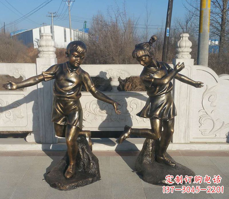 淮安踢毽子的儿童铜雕