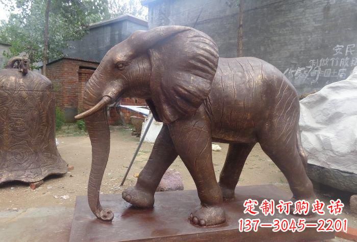 淮安铜大象雕塑