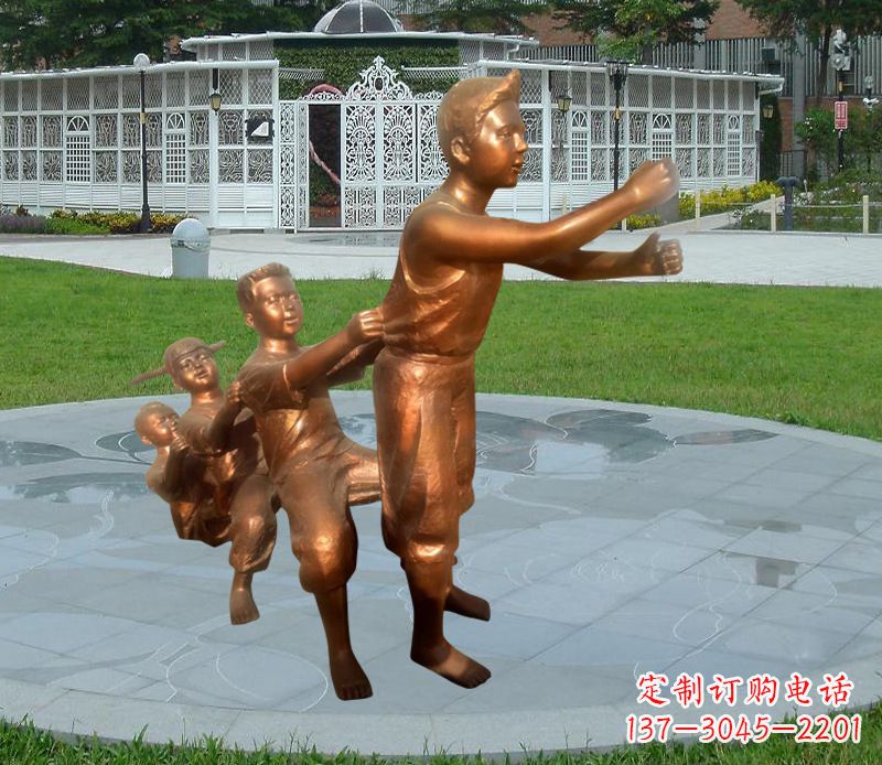 淮安铜雕小区玩游戏儿童