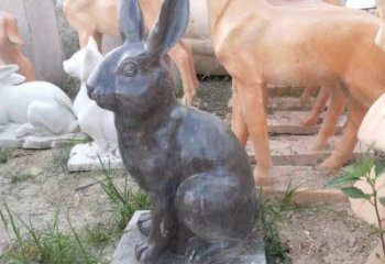 淮安青石公园兔子雕塑，实惠的艺术装点