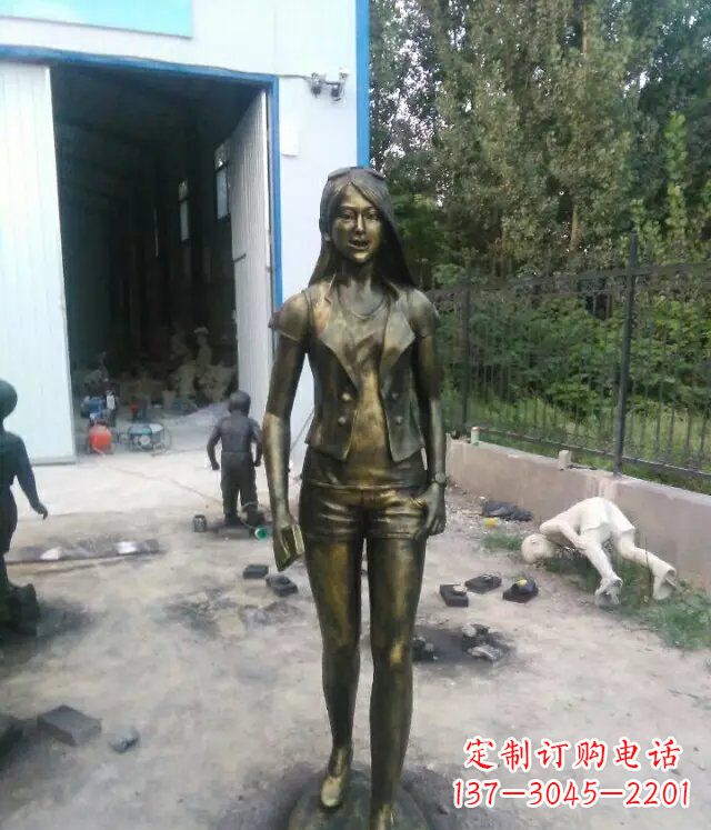淮安现代美女广场人物铜雕