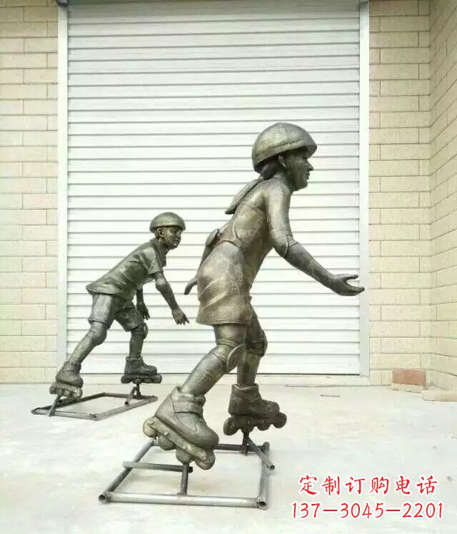 淮安小孩玩轮滑公园人物铜雕