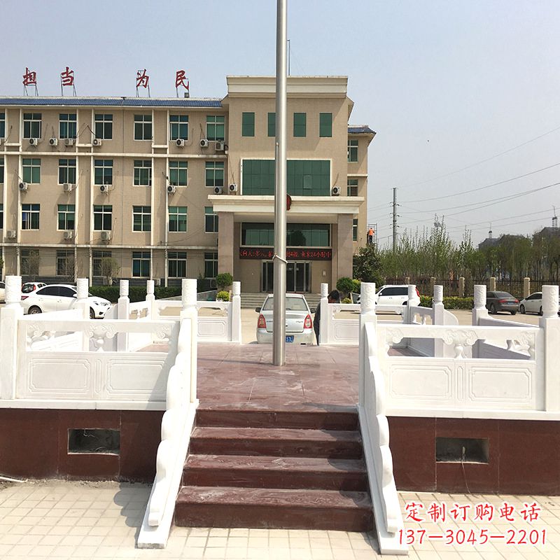 淮安学校广场石雕升旗台