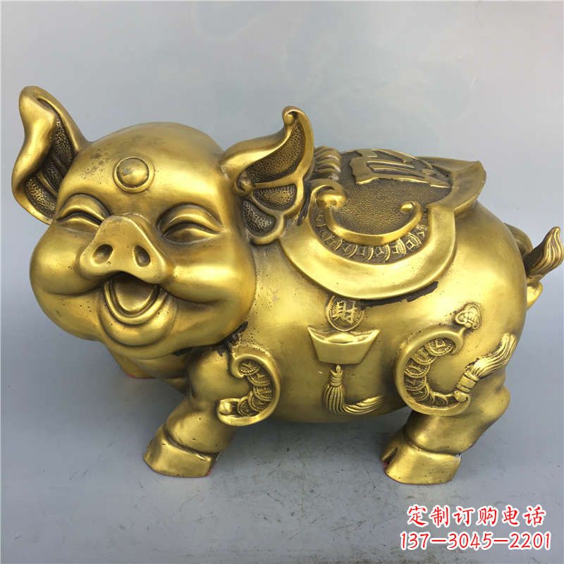 淮安招财卡通猪铜雕-企业商场美陈动物生肖风水雕塑摆件