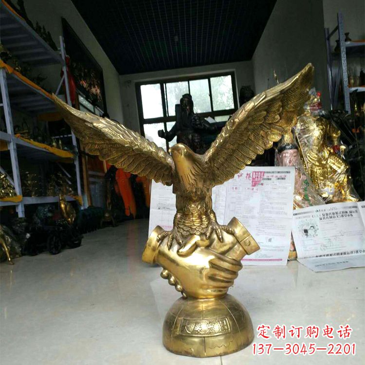 淮安铸铜老鹰雕塑大展宏图